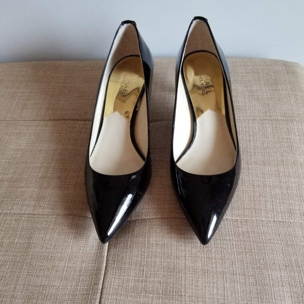 Michael Kors Flex Patent Leather Kitten Heel Pumps